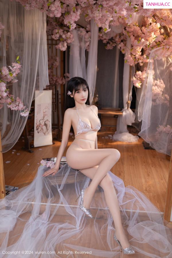陆萱萱  [XiuRen]高清写真图 2024.07.04 No.8807 陆萱萱 性感美腿第55张图片